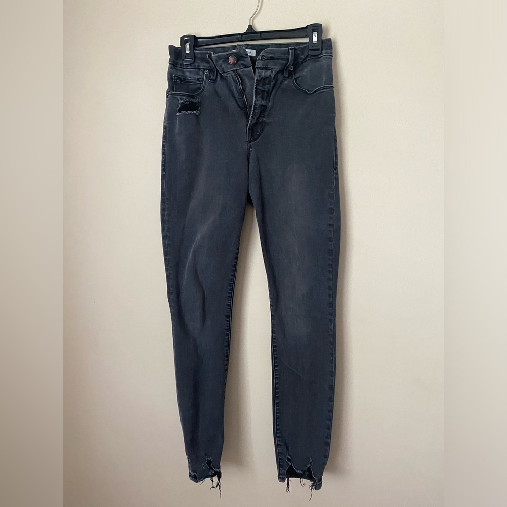 GOOD AMERICAN good waist crop chewed hem black jeans
